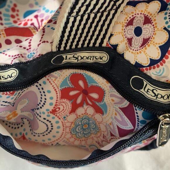 LeSportSac Floral Medium (15x12.5x8) Weekender Travel Duffel Bag - Picture 8 of 16